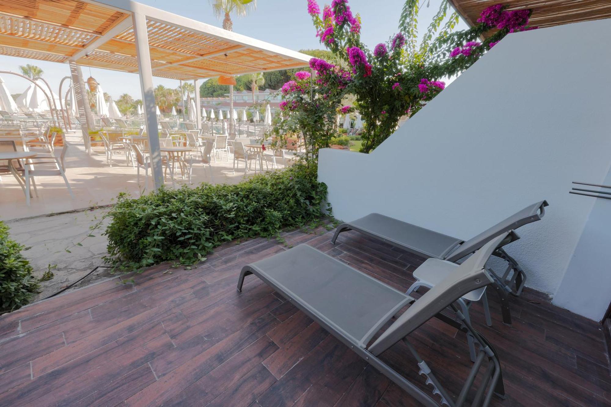 Flora Garden Beach Hotel - Adults Only 16 Plus - Couples Concept Kizilot Luaran gambar